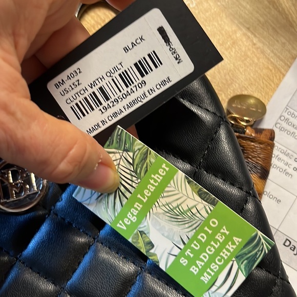 Badgley Mishka, new with tags wristlet pouch - Picture 5 of 5